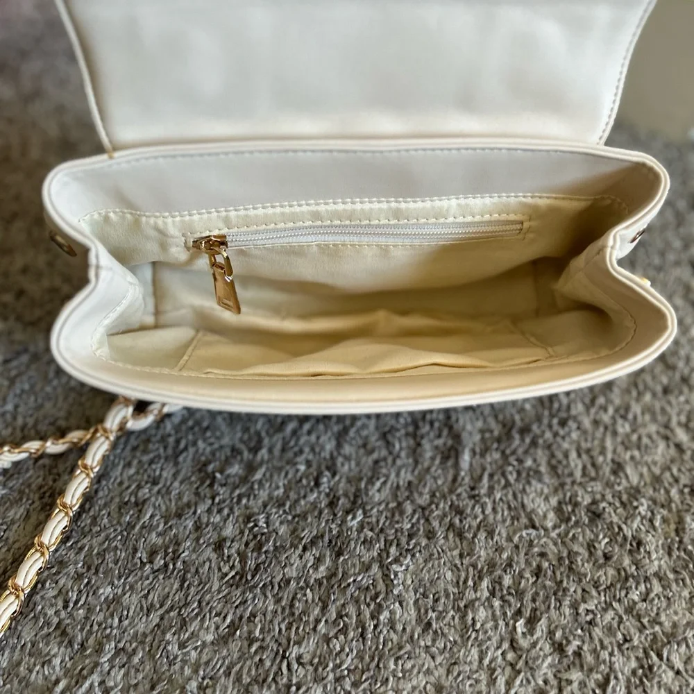 Quilted Cream Chain-Handle Women's Shoulder Bag - Picture 5 of 9